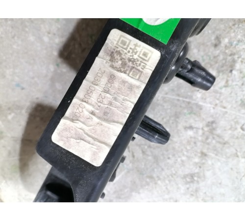 Кронштейн бампера передний левый 