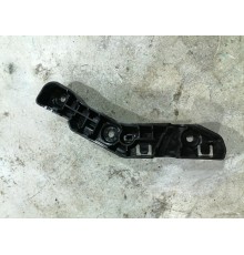 Кронштейн бампера передний левый 
