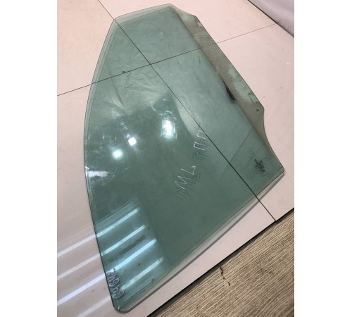 Стекло двери (переднее, правое)