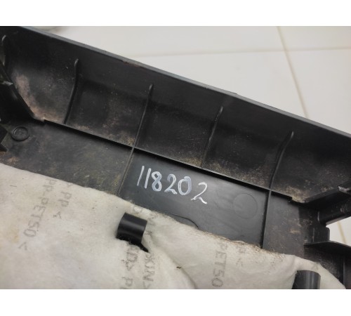 Накладка торпедо правая нижняя