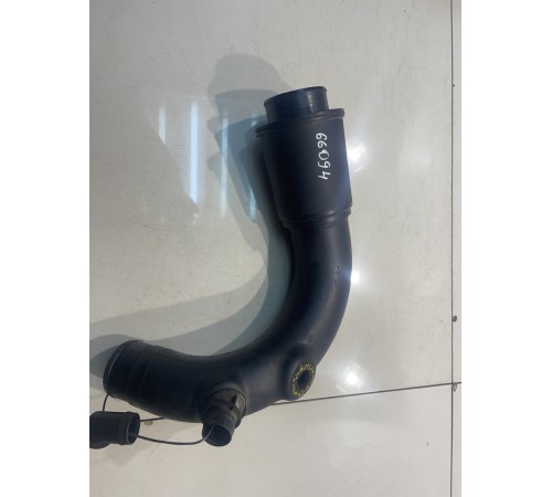 Патрубок воздушного фильтра