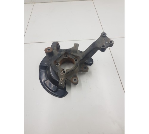 Кулак поворотный задний правый