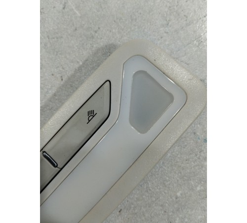 Плафон внутреннего освещения салона