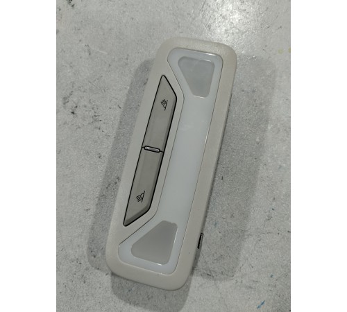 Плафон внутреннего освещения салона