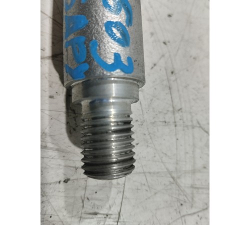 Крюк буксировочный