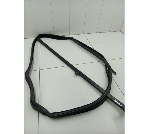 Уплотнитель стекла двери передний правый