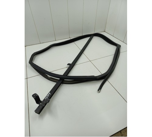 Уплотнитель стекла двери передний правый