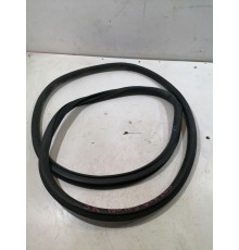 Уплотнитель двери задний правый