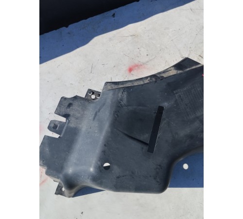 Защита антигравийная правая