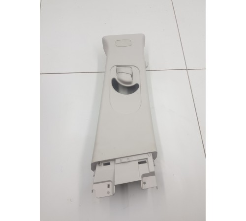 Обшивка центральной стойки правая верхняя