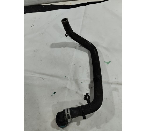 Патрубок системы охлаждения