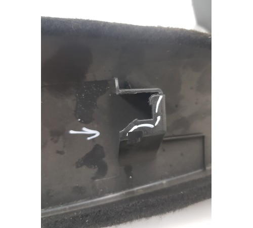 Обшивка крышки багажника