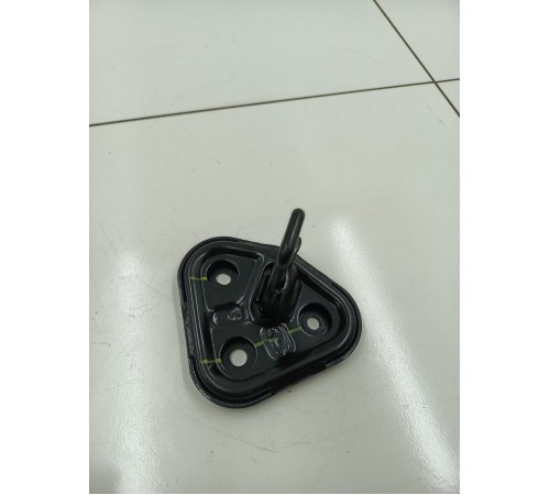 Кронштейн крепление заднего ряда сидений левый