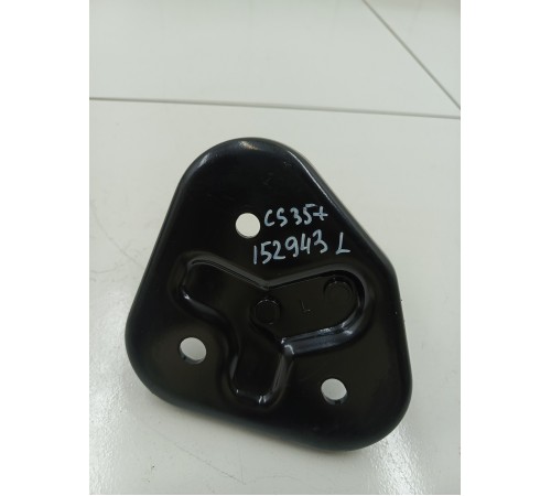 Кронштейн крепление заднего ряда сидений левый