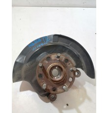 Кулак поворотный передний левый