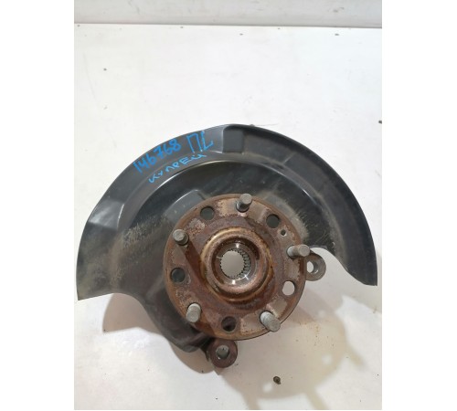 Кулак поворотный передний левый