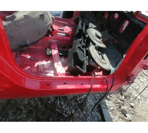 Порог с центральной стойкой правый