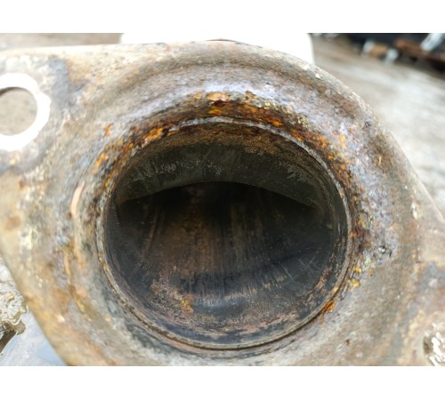 Труба глушителя средняя часть с катализатором