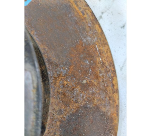 Тормозной диск передний правый