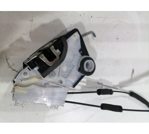 Замок двери передний левый