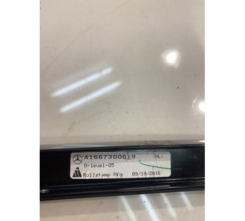 Молдинг перемычка двери (задний, правый)