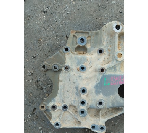 Кронштейн (крепление) кабины передний левый