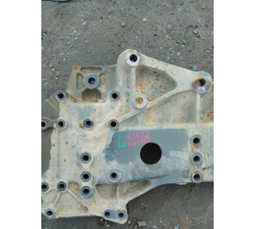 Кронштейн (крепление) кабины передний левый