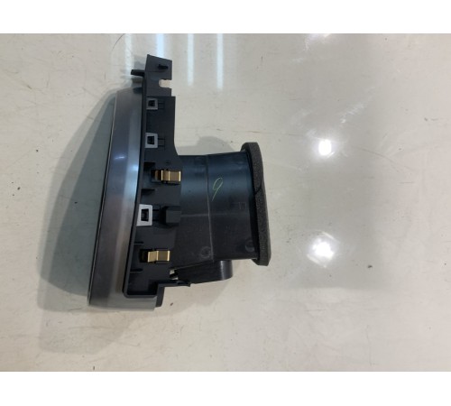 Воздушный дефлектор (правый)