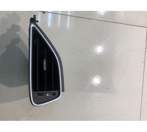 Воздушный дефлектор (правый)