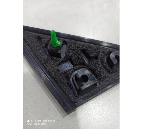 Накладка (угол) двери передняя левая