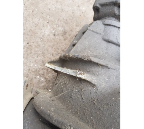 Редуктор переднего моста передний