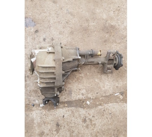 Редуктор переднего моста передний