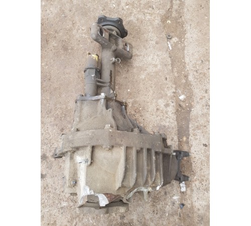 Редуктор переднего моста передний