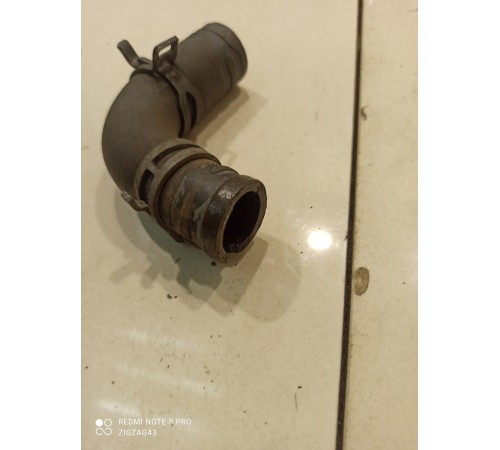 Патрубок системы охлаждения