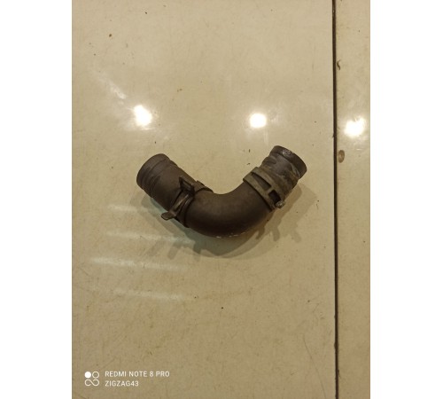 Патрубок системы охлаждения