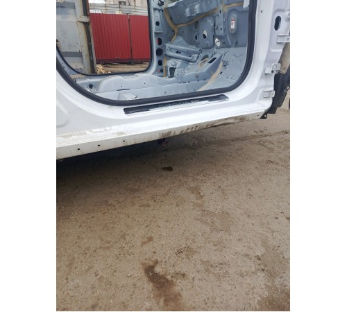 Порог со стойкой правый