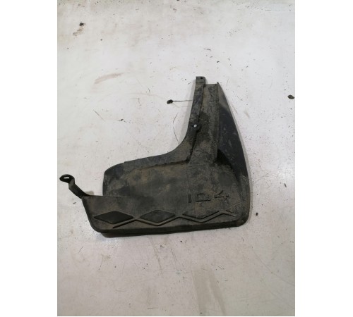 Брызговик задний правый