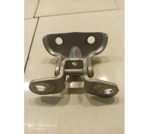 Петля двери (задняя, левая, верхняя)