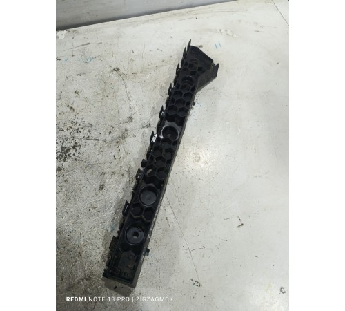 Кронштейн заднего бампера правый