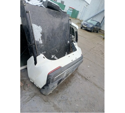 Задний бампер в сборе