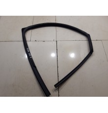 Уплотнитель стекла (задний, правый)