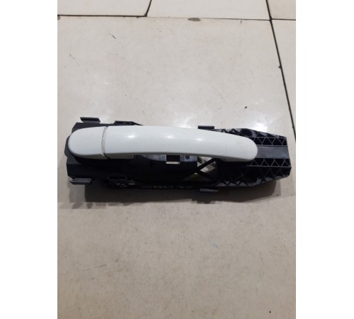 Ручка двери (задняя левая внешняя)