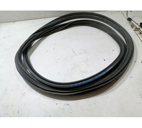 Уплотнитель проема багажника