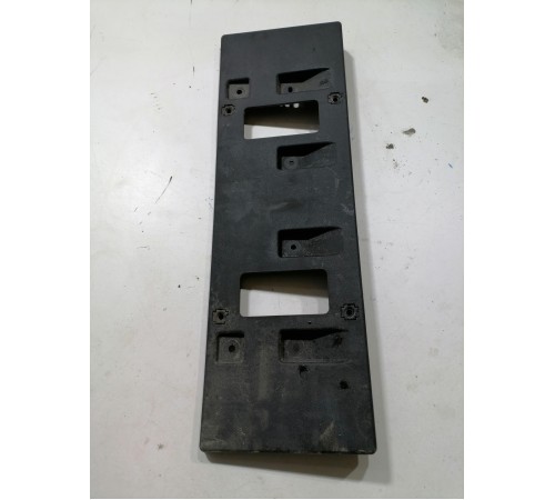 Площадка номерного знака передняя