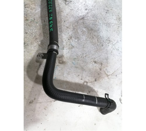 Патрубок системы охлаждения