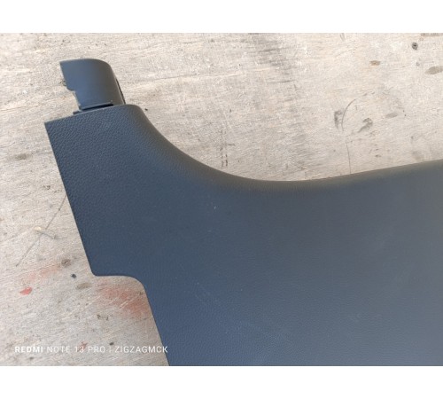 Обшивка центральной стойки правая нижняя