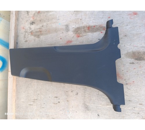 Обшивка центральной стойки правая нижняя