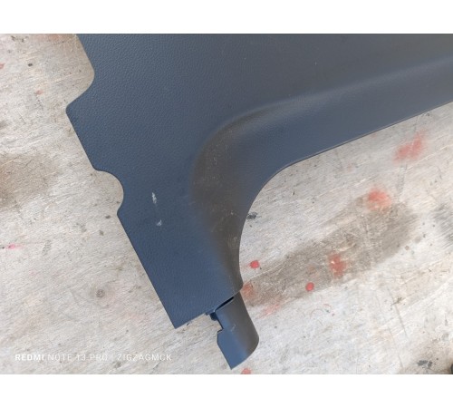 Обшивка центральной стойки правая нижняя