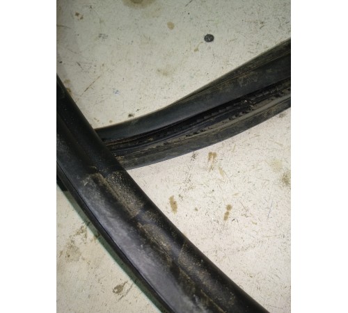 Уплотнитель багажника