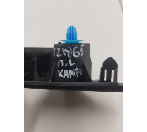 Угол двери передний левый внутренний